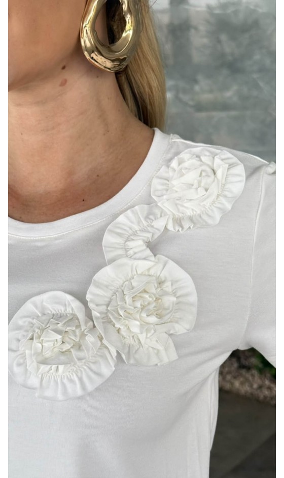 T-Shirt Manga Curta com Aplicação Floral