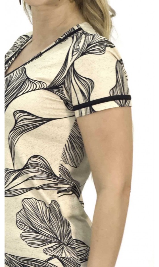 Blusa Ramany Manga Curta Estampada com Detalhes no Decote e Mangas