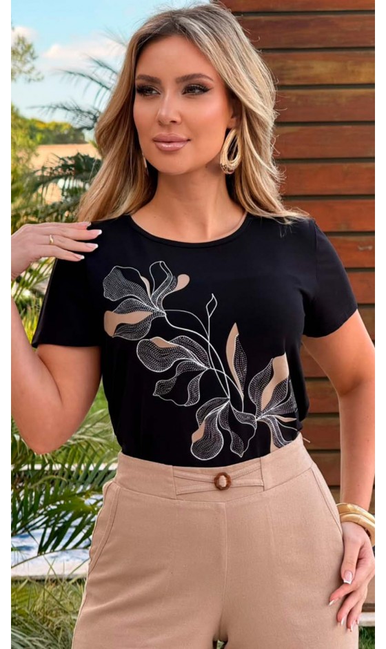 Blusa Manga Curta com Estampa Localizada