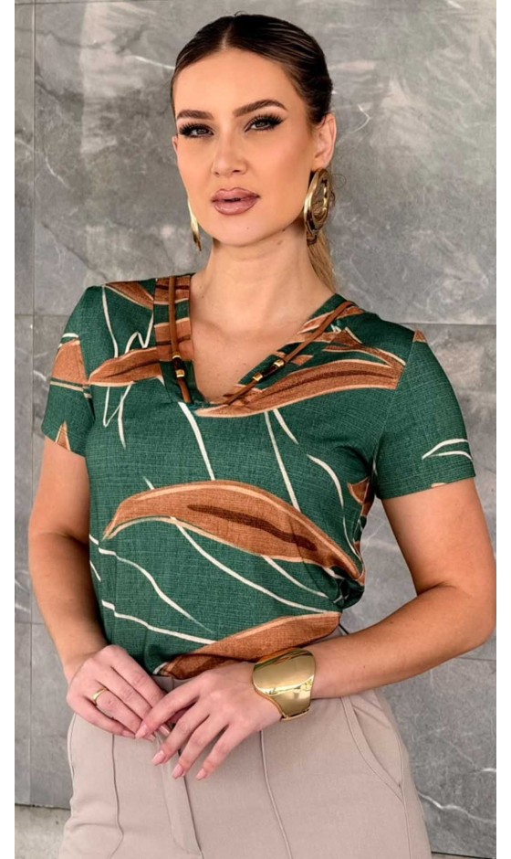 Blusa Manga Curta com Estampa de Folhagem