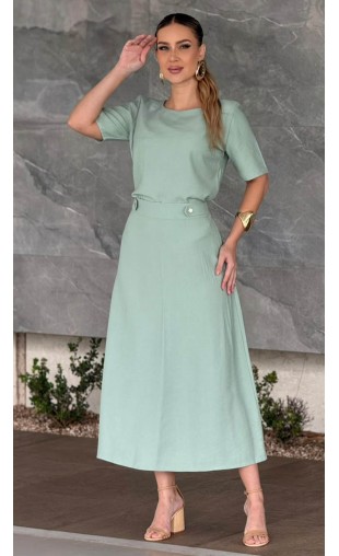 Conjunto em Alfaiataria com Blusa e Saia Midi